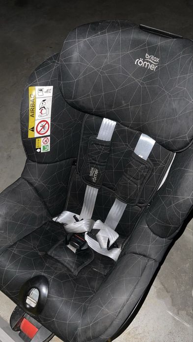 Britax dualfix m size