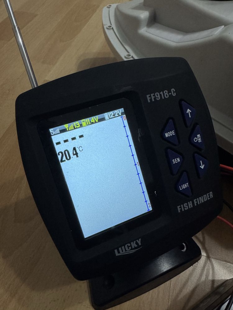 Łódź łódka wędkarska zanętowa z GPS i Sondą - HIT ! Sonda wędkarska