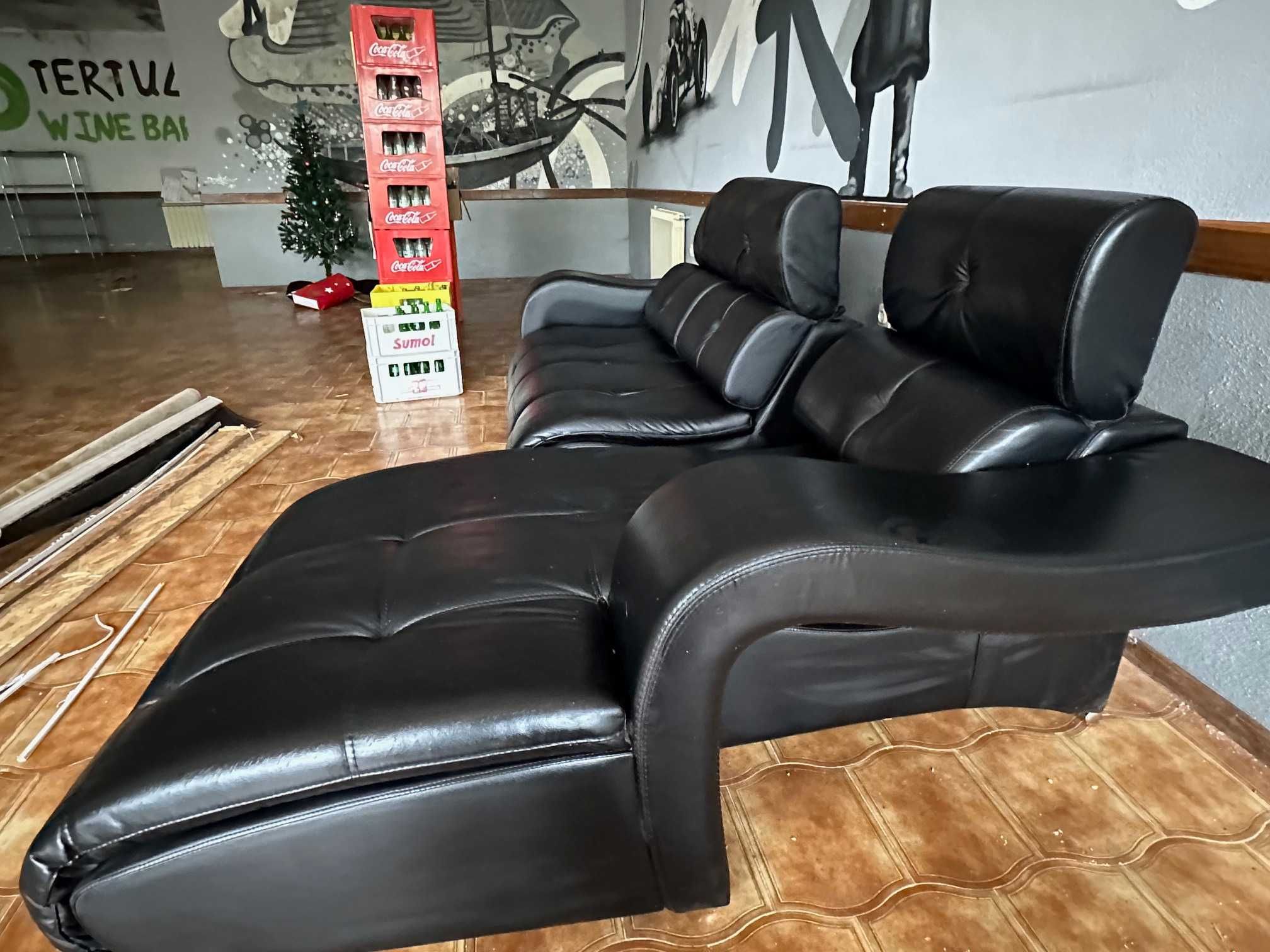 Sofá com chaise em Polipele