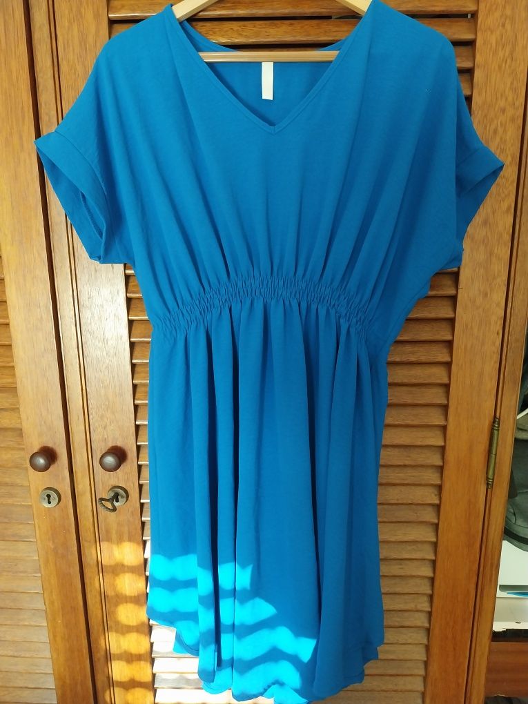 Vestido azul curto