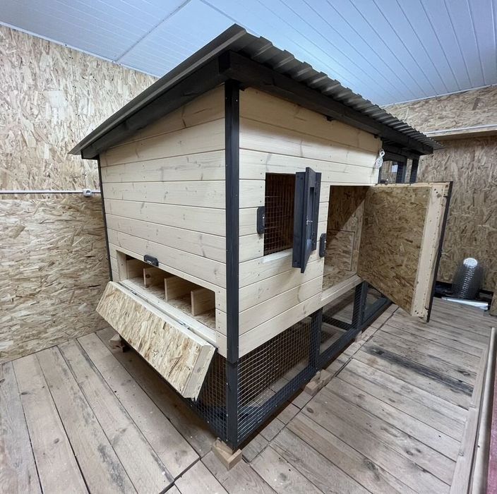 Курятник на 10-15 курочек,зимний освещение,обогрев.