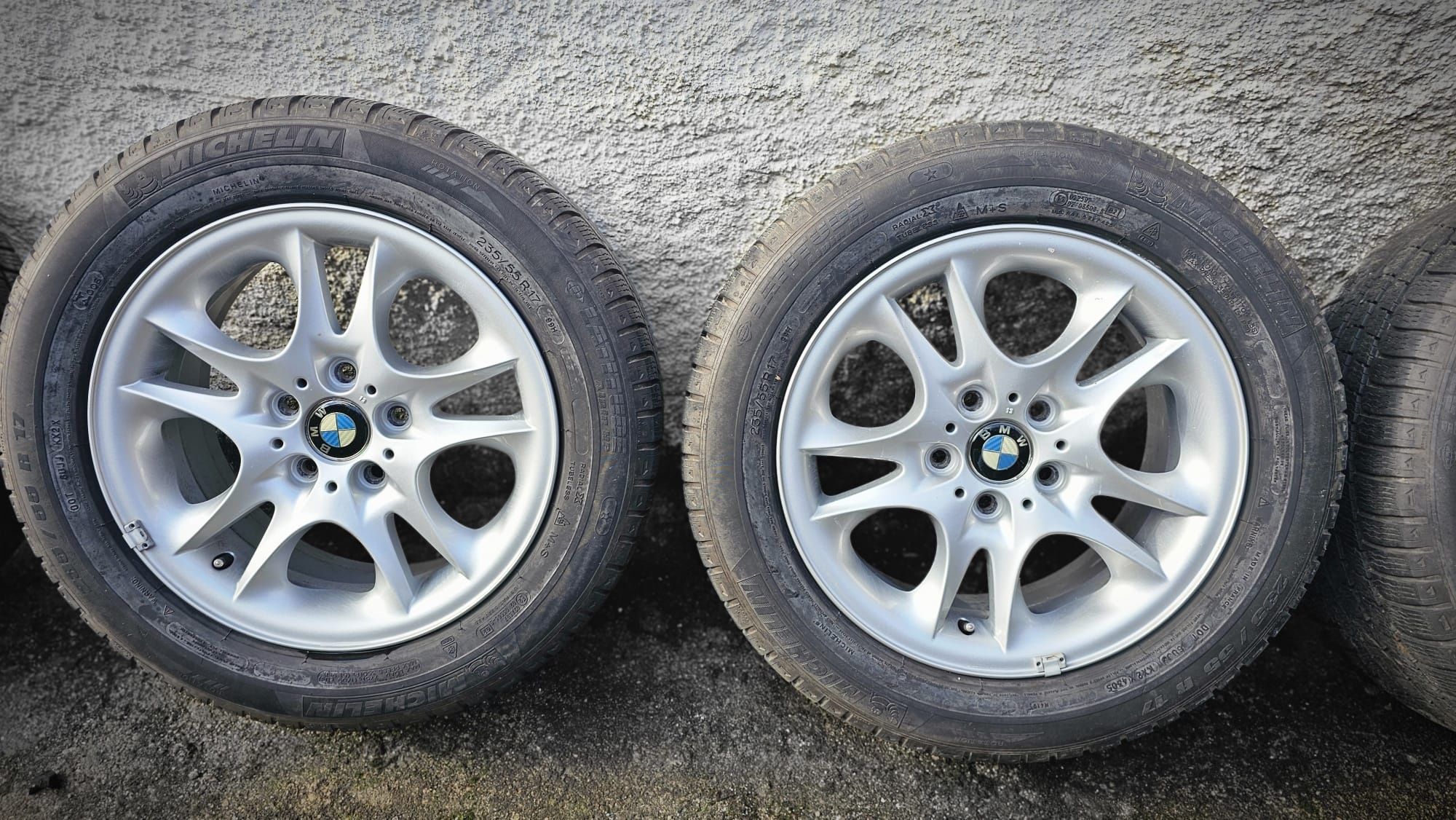 Jantes BMW com pneus 235/55 R17