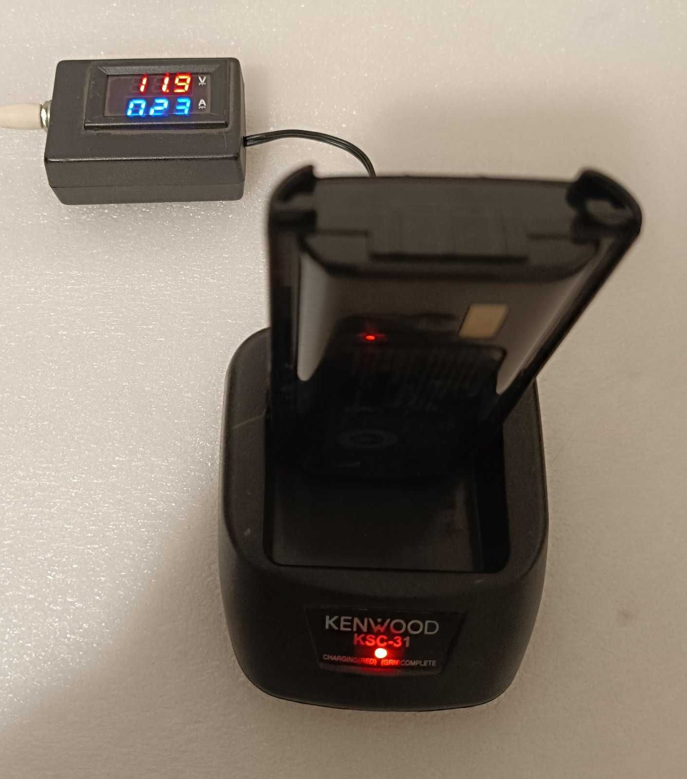 Зарядний пристрій Kenwood - KSC-31, з літієвим акумулятором KNB-29N
