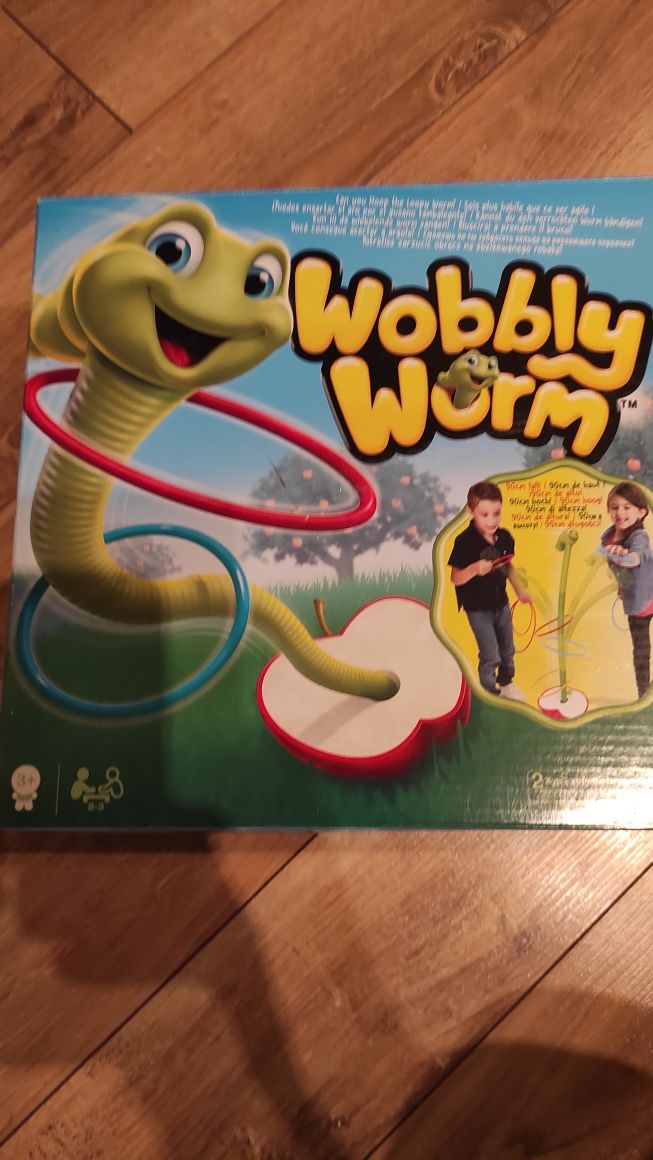 gra zręcznościowa wobbly worm