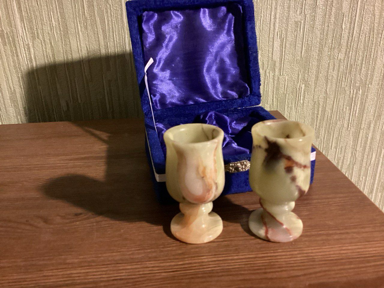 Рюмки из оникса в бархате