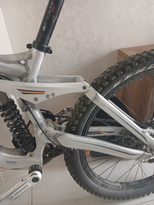 Ghost DH9000 опис