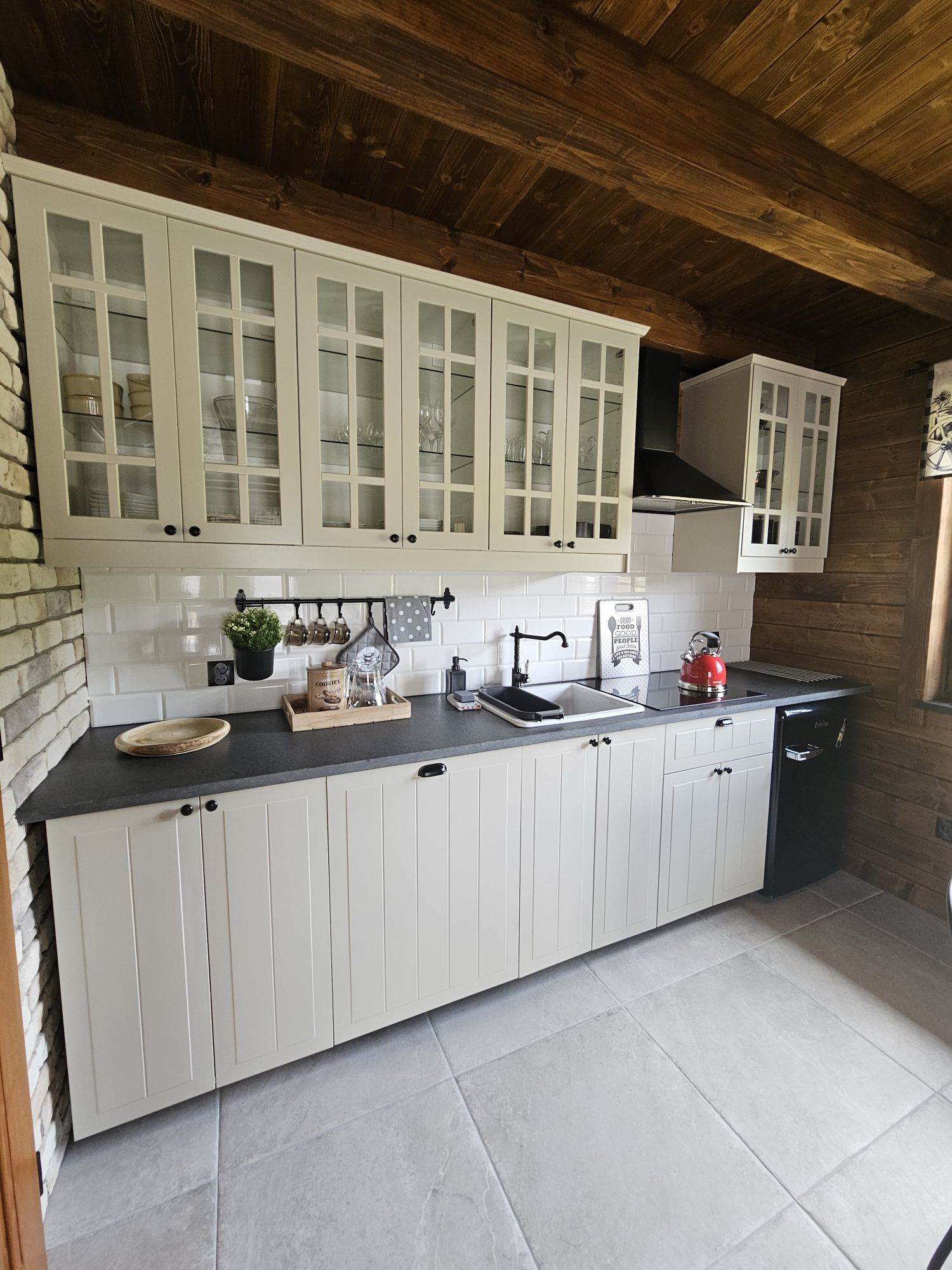 Domek z balią pod skałą, Pieniny, Krościenko