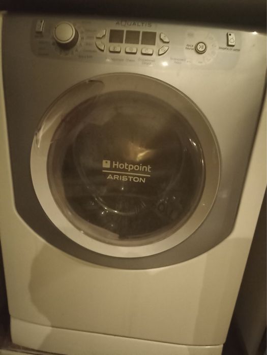 Пральна машинка Hotpoint-Ariston AQSF 05 U на 5кг