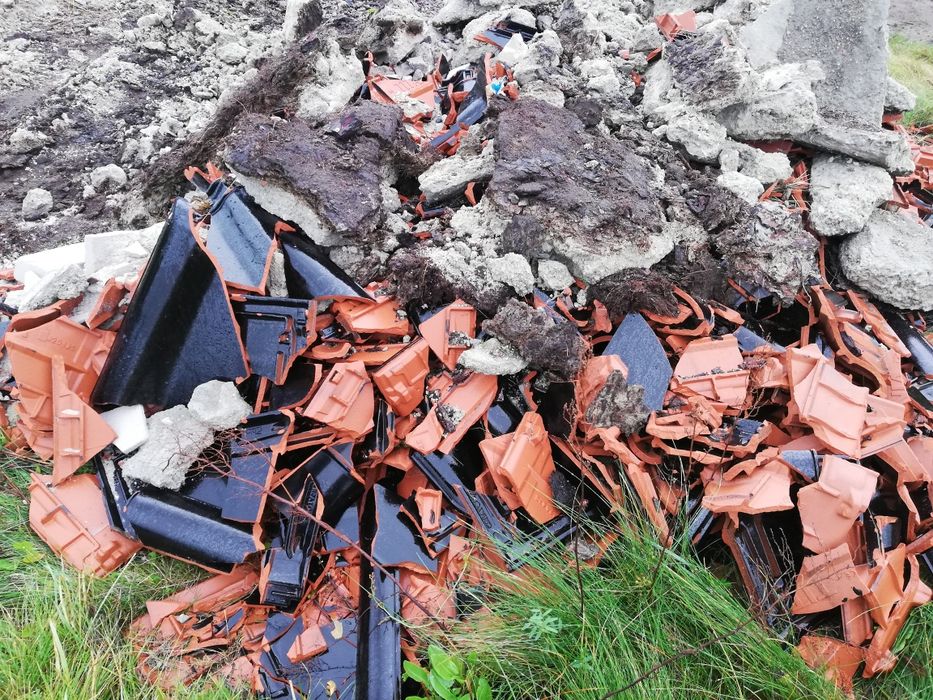 Oddam gruz dachówka ceramiczna i beton