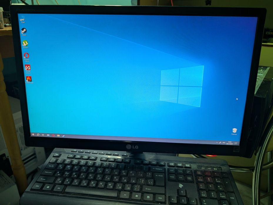 Монитор LG; 22 дюйма ; FullHD HD ; E2242