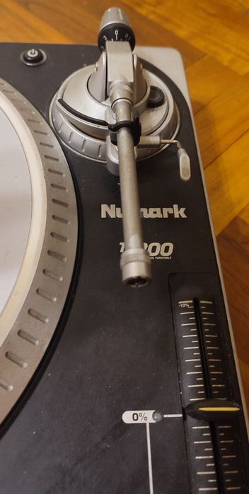 Numark TT200 програвач вінілу