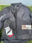 Casaco de Mota Alpine Stars Black Tamanho S com proteção de costas