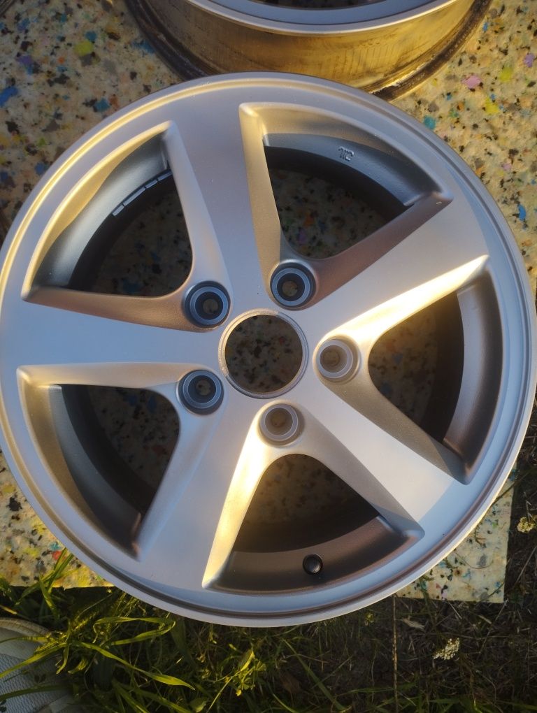 Продам Титани R 15