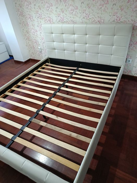 Vendo cama como nova