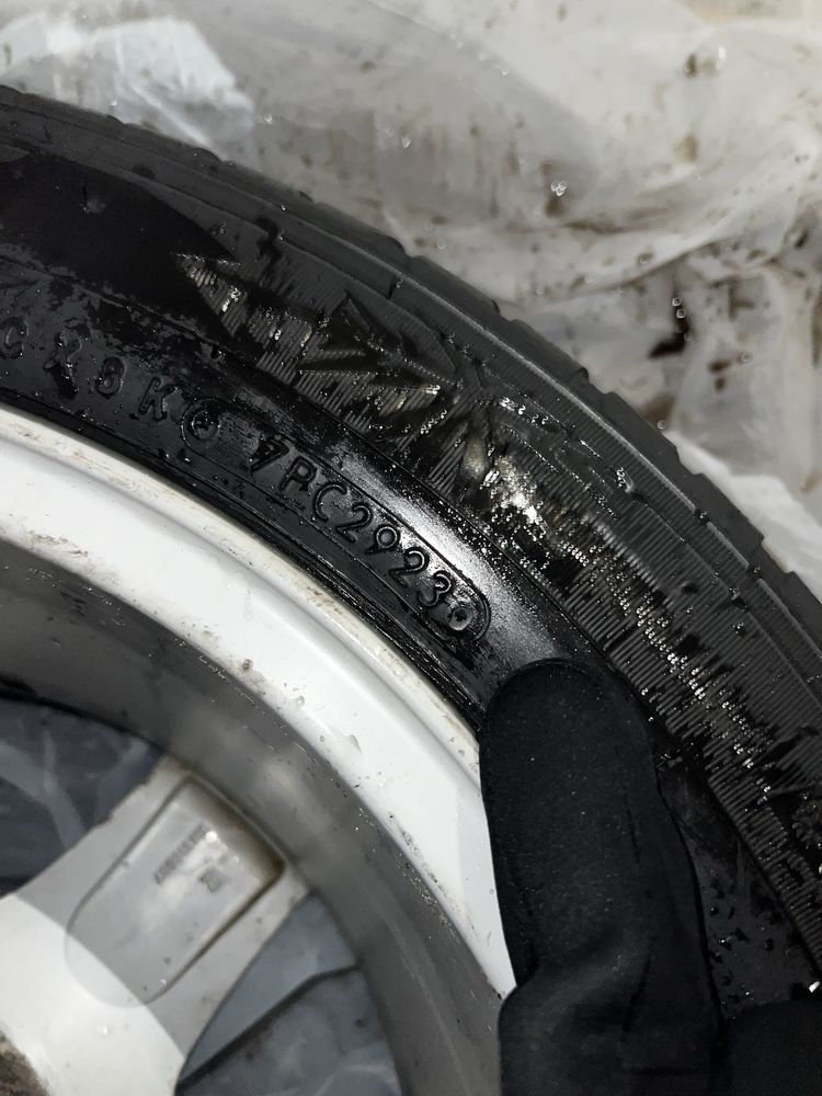 Продам НОВУ гуму 205/55 R16