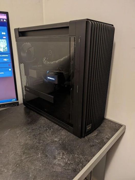 Komputer gamingowy – AMD Ryzen 9 9800X3D / RTX 5070 / 32GB RAM