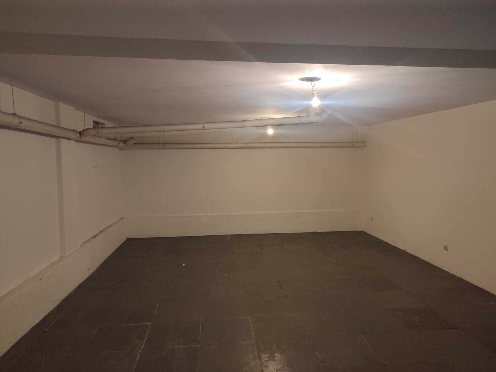 Garagem 47m2 Aradas