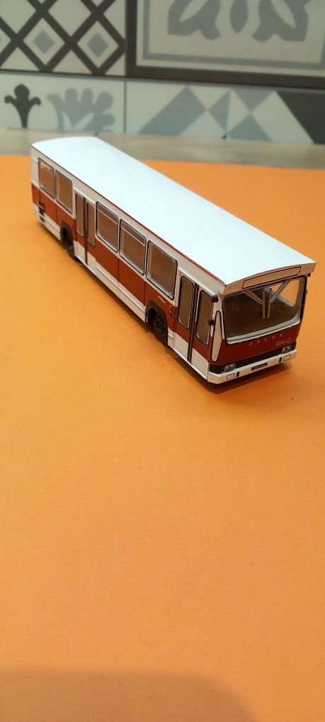 Model Jelcz Berliet  skala 1:72  Stan bardzo dobry
Długość 23 cm
Szero