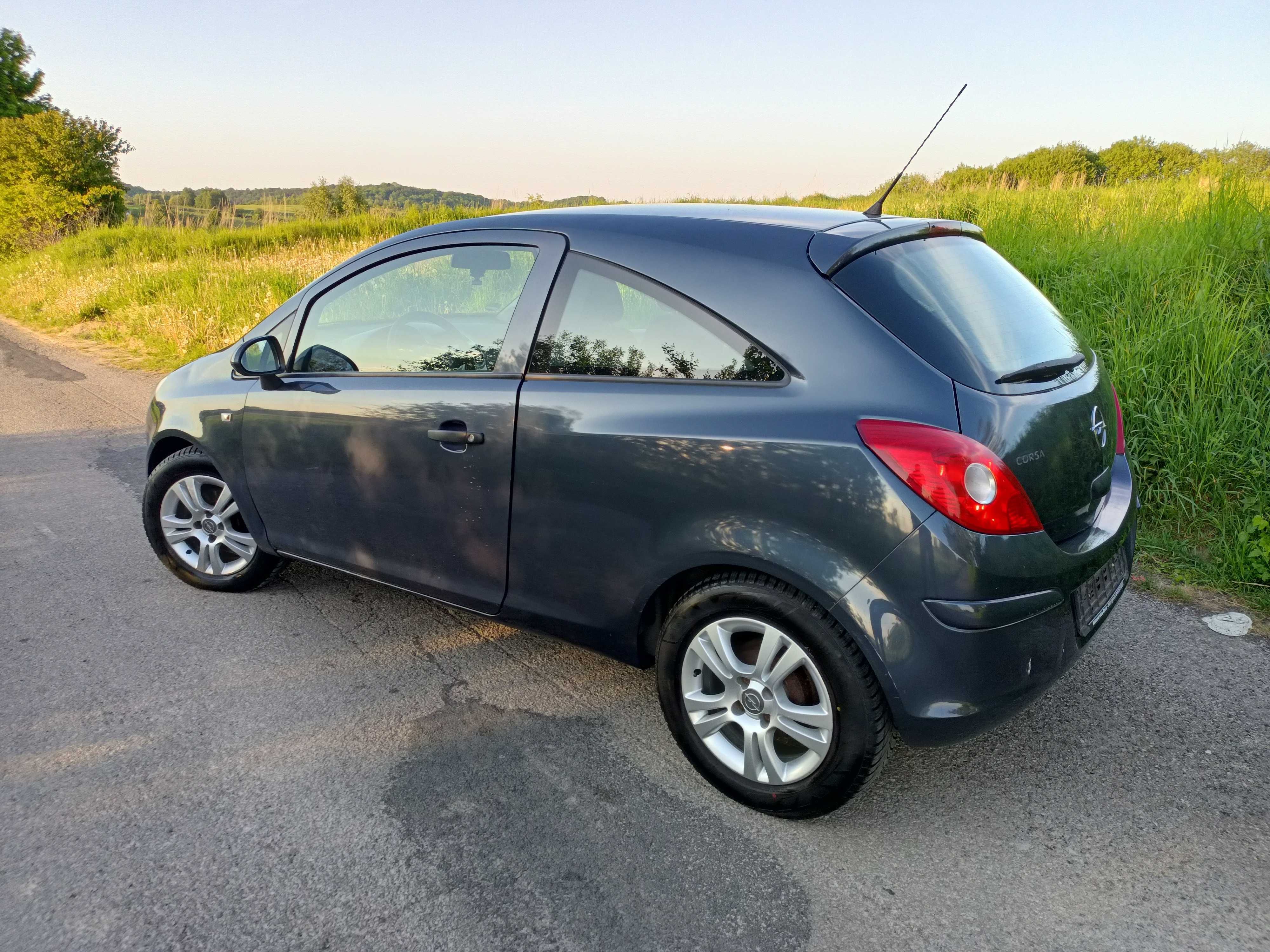 Opel Corsa D  2009 r, 1.2 benzyna klimatyzacja,wspomaganie tanio