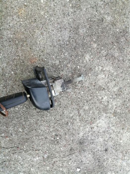 Bmw e 46- 01 WKŁADKA KLUCZYK lewy przod europa