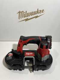 Milwaukee M12 BS piła taśmowa + 4.0 Ah