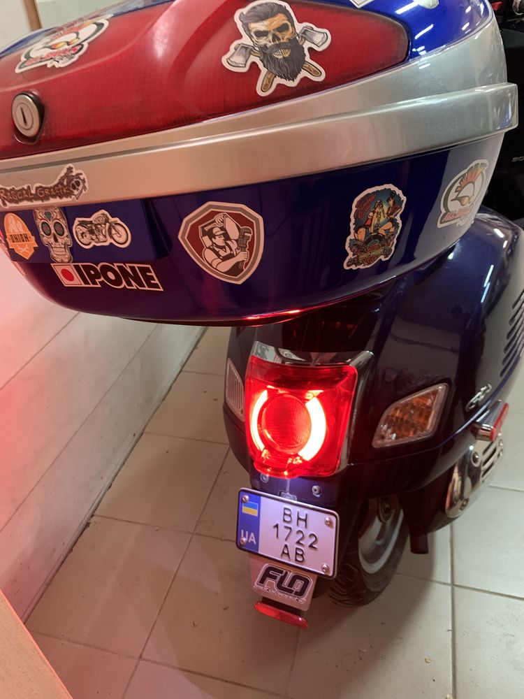 Vespa GTS 300 2020 рік