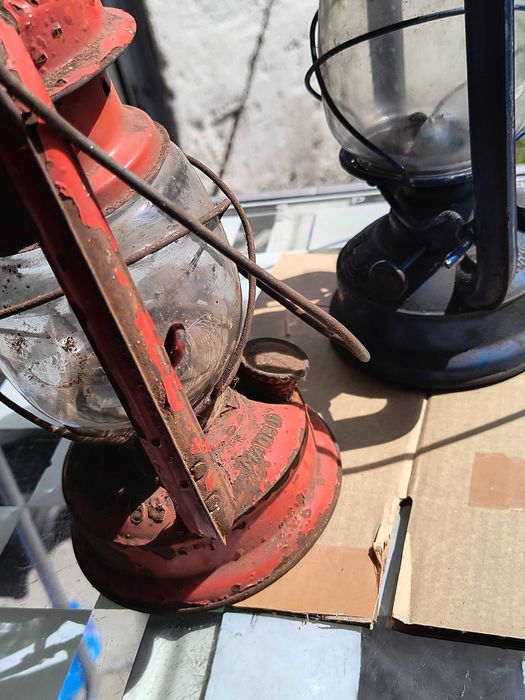 lampy naftowe stare dwie