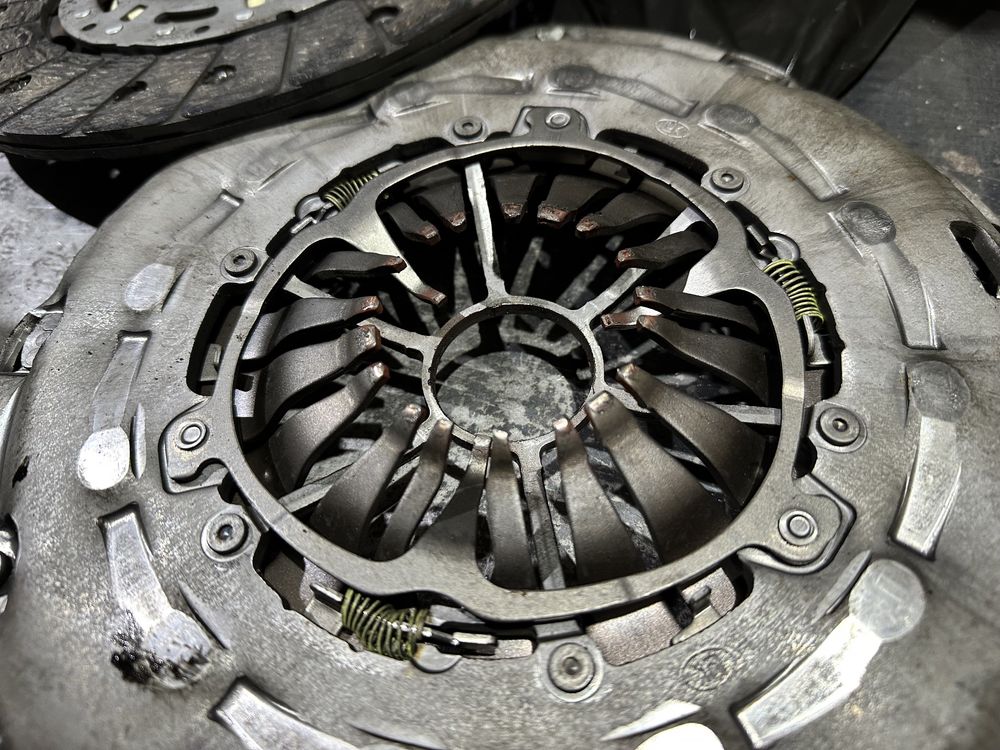 Комплект зчеплення з маховиком Volkswagen T5 1.9 2.5 tdi 2004 - 2010