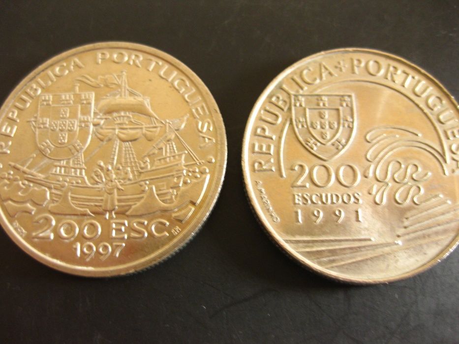 Moedas comemorativas dos Descobrimentos Macau e Portugal