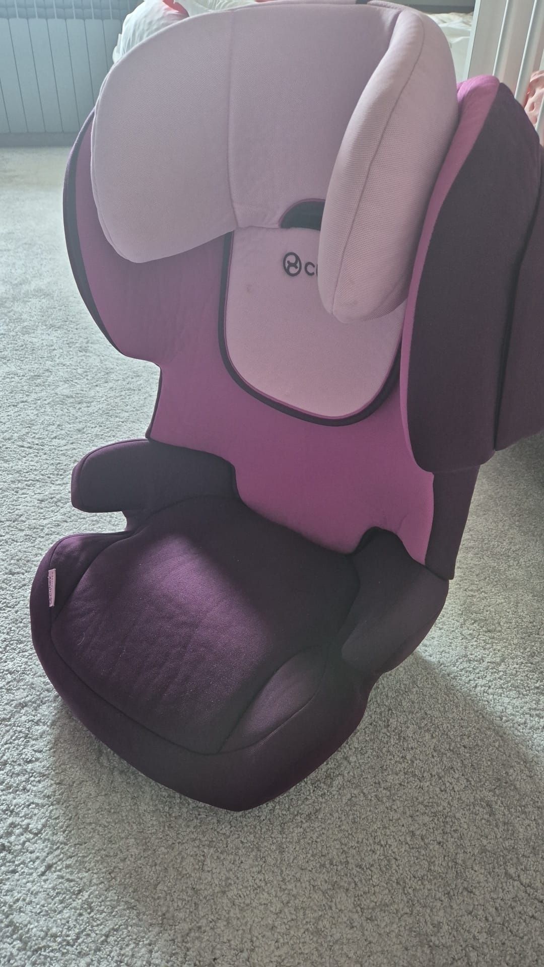 Fotelik cybex silver 9-36kg, model różowy z fioletem z roku 2023.