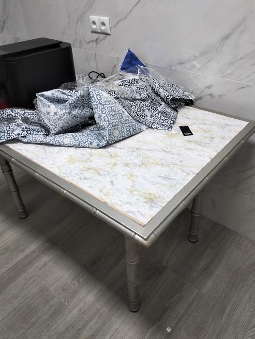 Mesa de cozinha em madeira