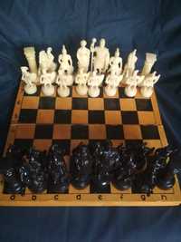 Набор сувенирных шахмат