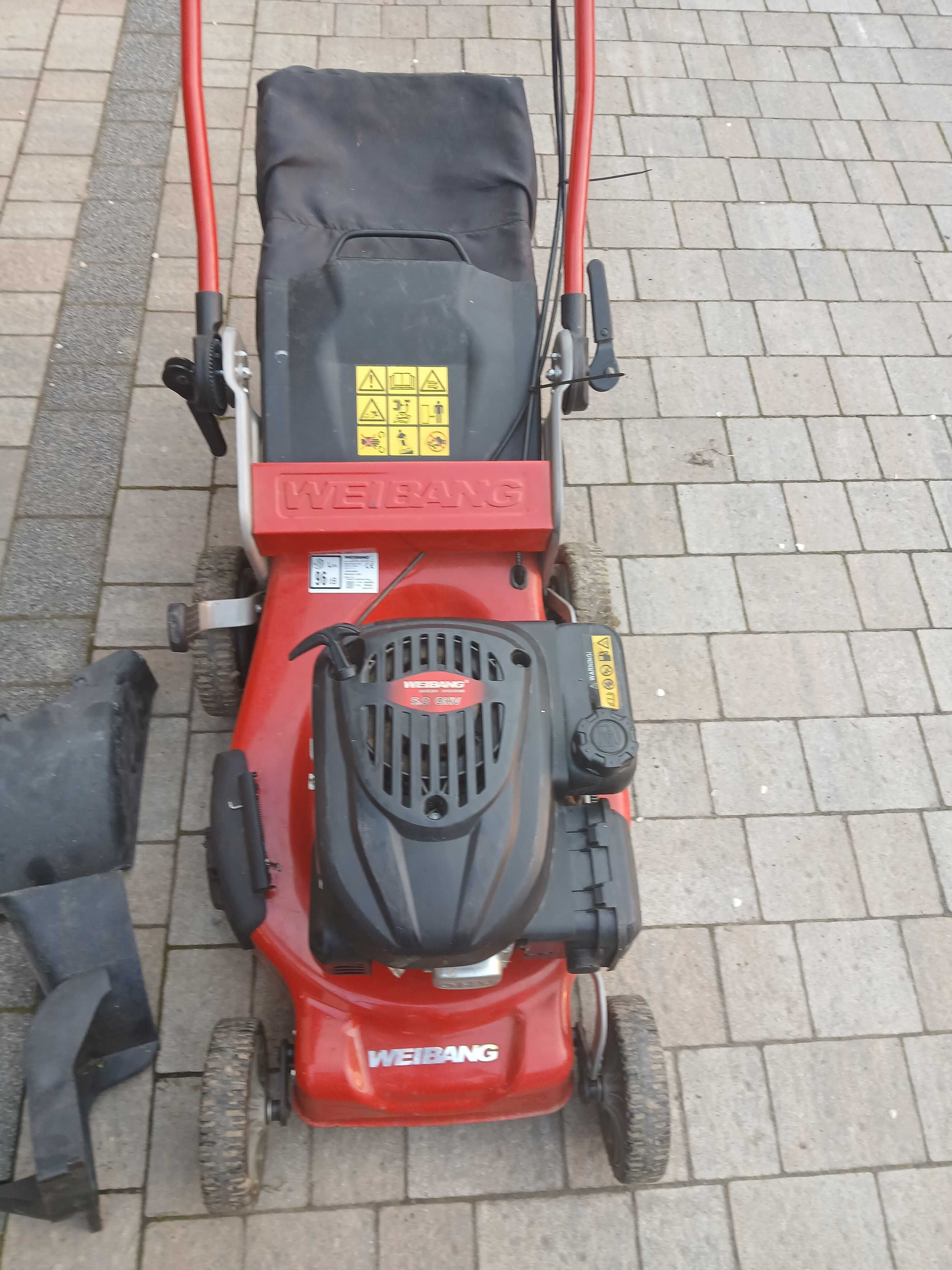 Kosiarka Weibang z  napędem z 2018 roku.