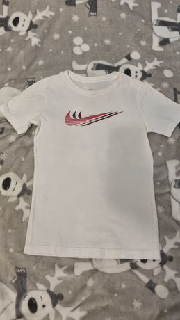 Nike koszulka biała 140 10lat