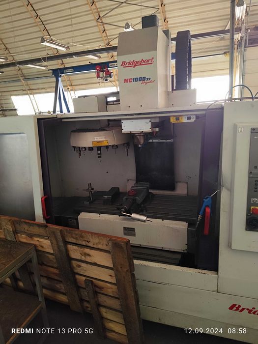 Centrum obróbcze -maszyna CNC Bridgeport VMC 1000/22