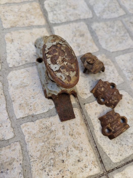 Puxadores antigos de janelas