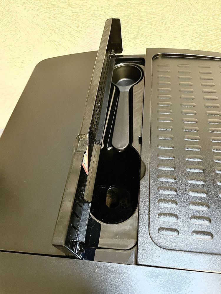 Кавоварка Delonghi Magnifica