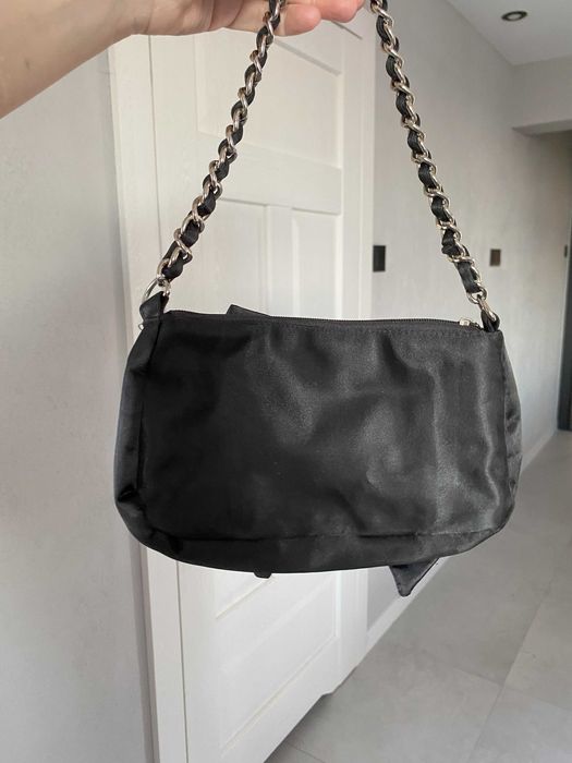 Czarna cekinowa mała torebka na łańcuszku cekiny impreza sylwester