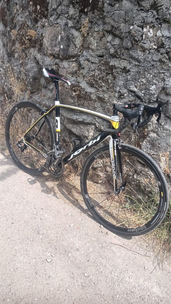 Bicicleta de estrada Jorbi Ultimax em carbono