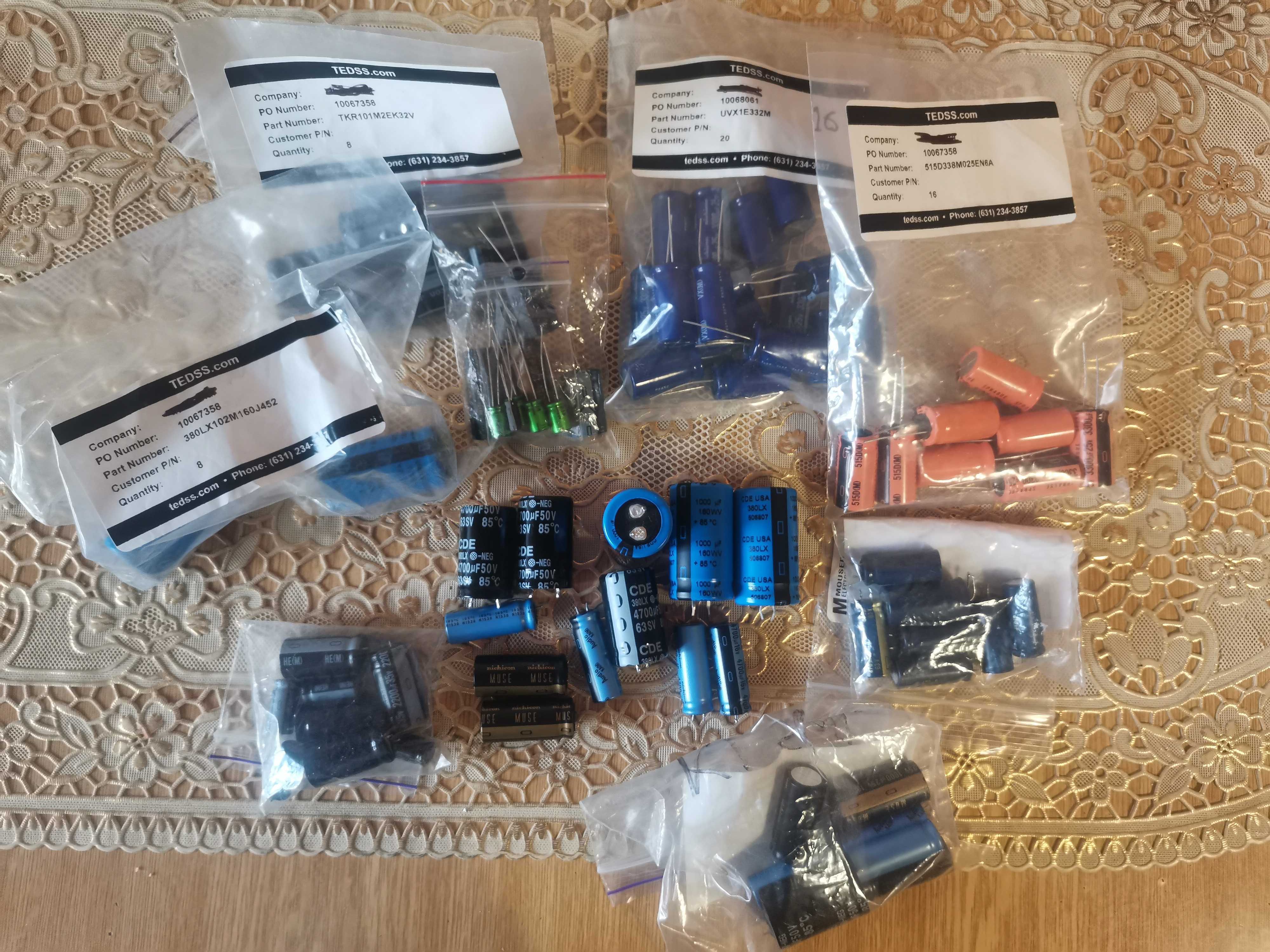 Продам электролитические конденсаторы CDE, NICHICON ,SPRAGUE, JAMICON