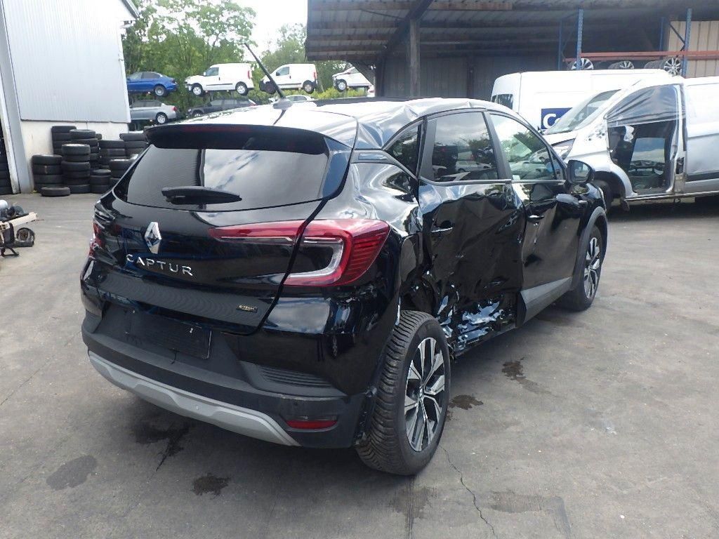 Renault Captur hybryda