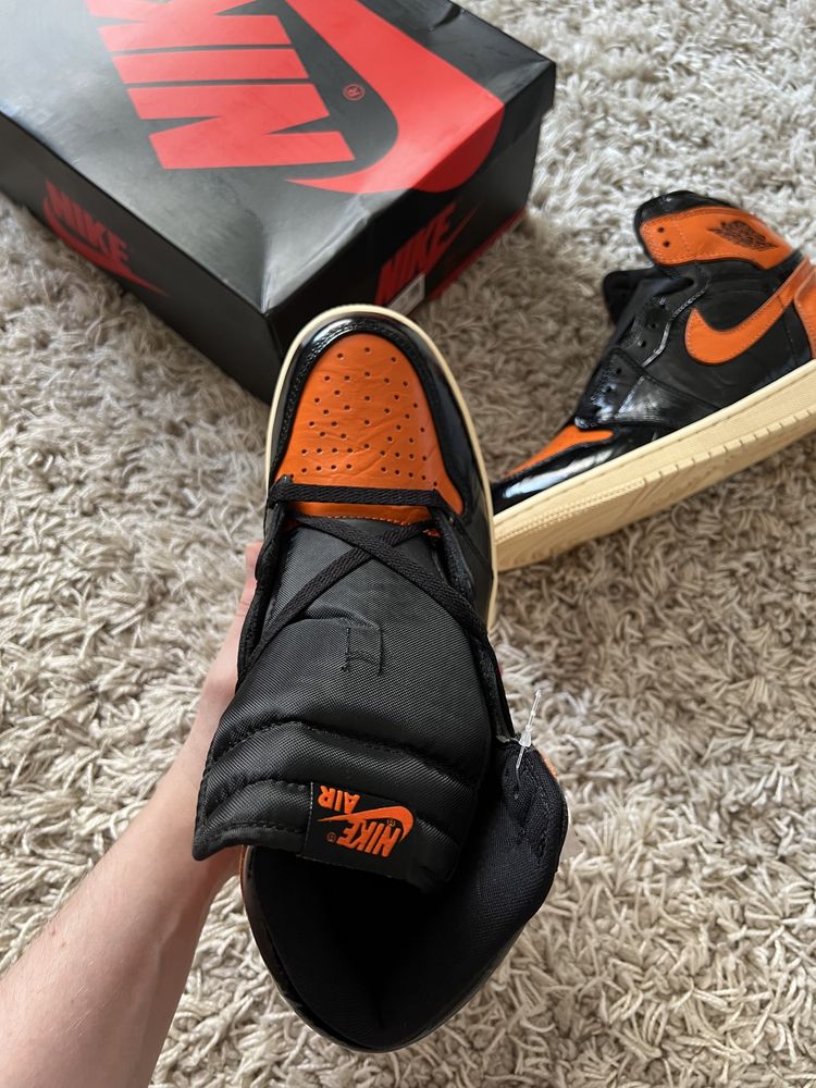 Кросівки Air Jordan 1 Retro High Og Black/Orange 555088-028