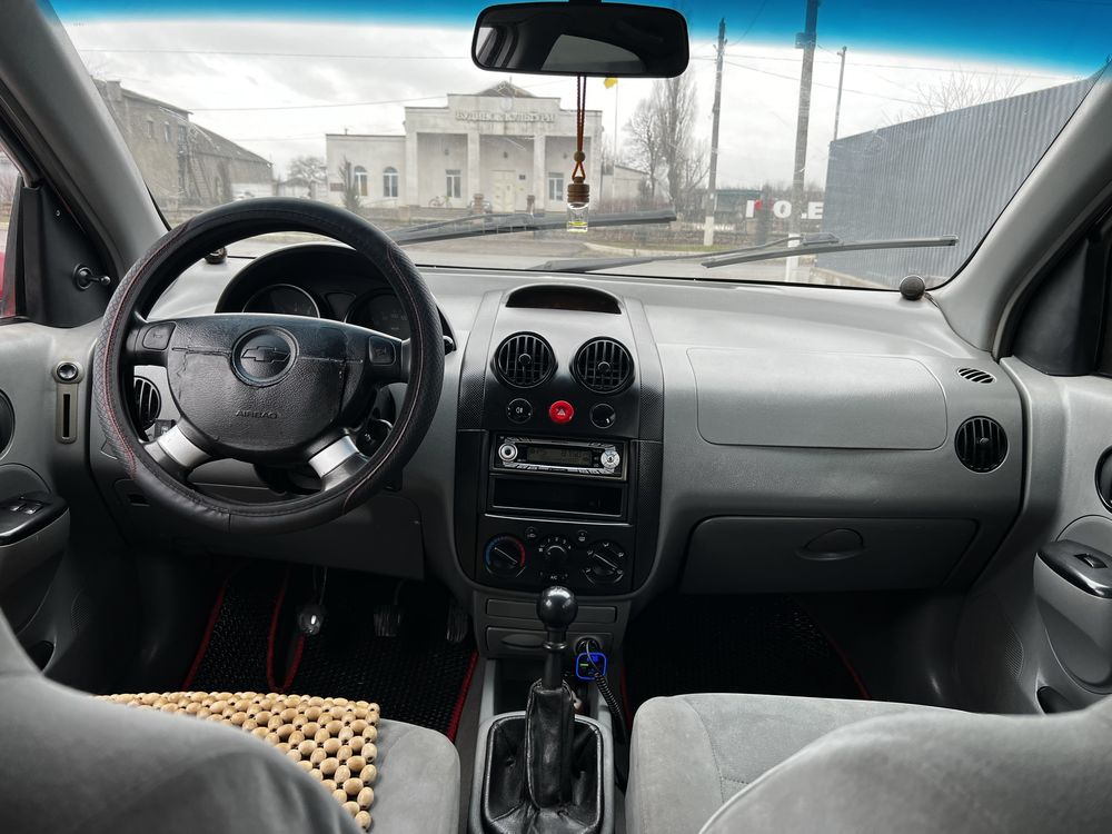 Продам автомобиль Chevrolet Aveo T200