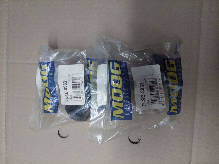 Сайлентблок FIAT DOBLO переднього  нижнього ричагу FISB898 Moog