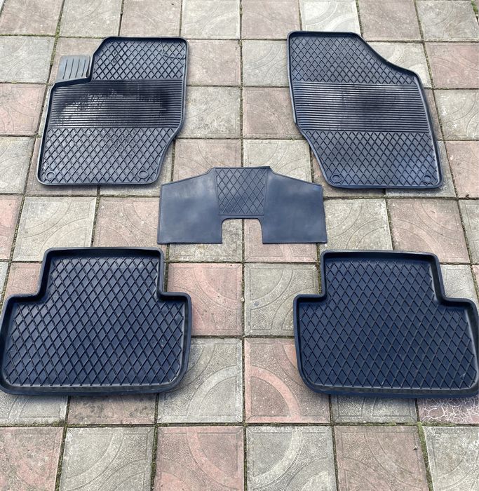 Автомобільні резинові коврики
