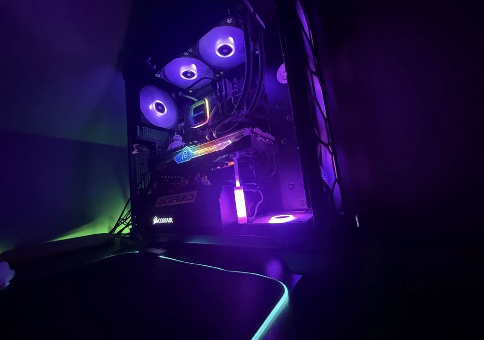 Stanowisko Gamingowe Komputer+LG 240hz Ryzen 5 7500f RX 7700XT DDR5 32