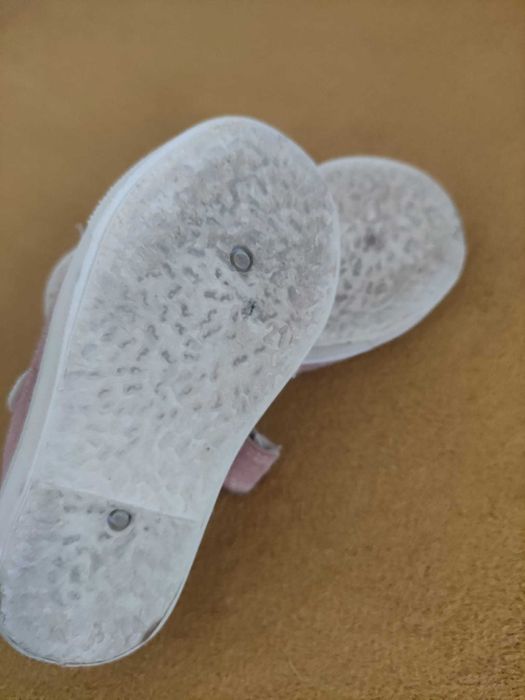 Kapcie dziewczęce na rzep Minnie, rozm. 21