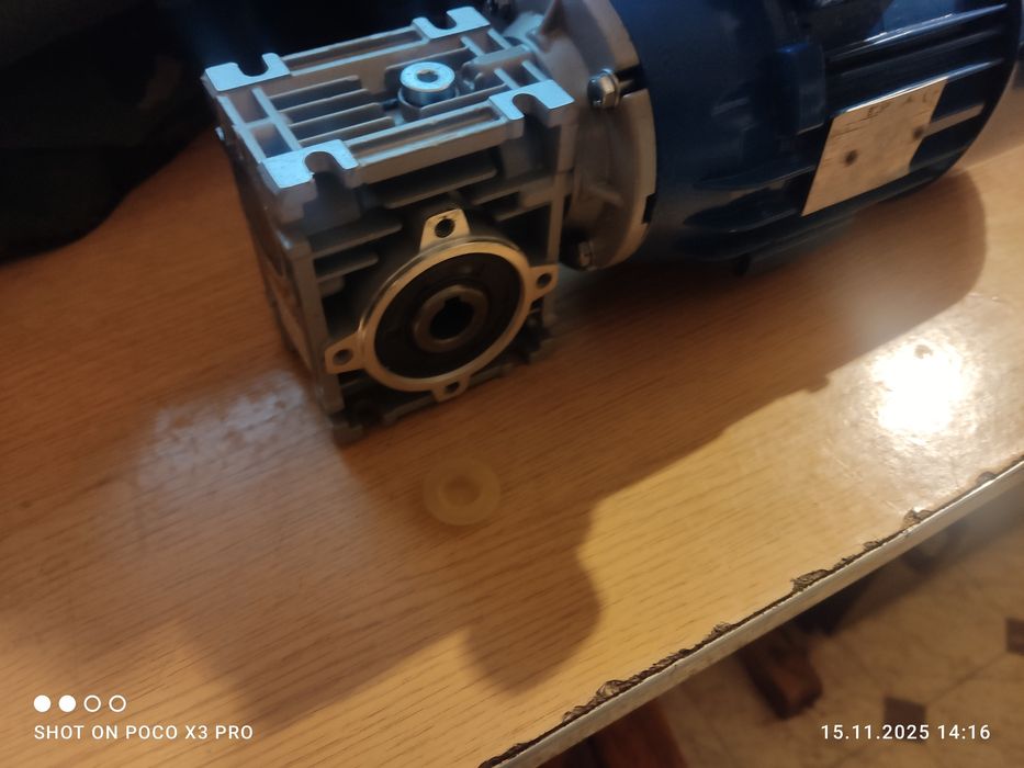 motoreduktor napęd do pieca 0 18 kw 2,5 obrota 230  v