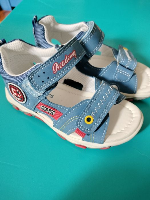 Sandálias menino novas