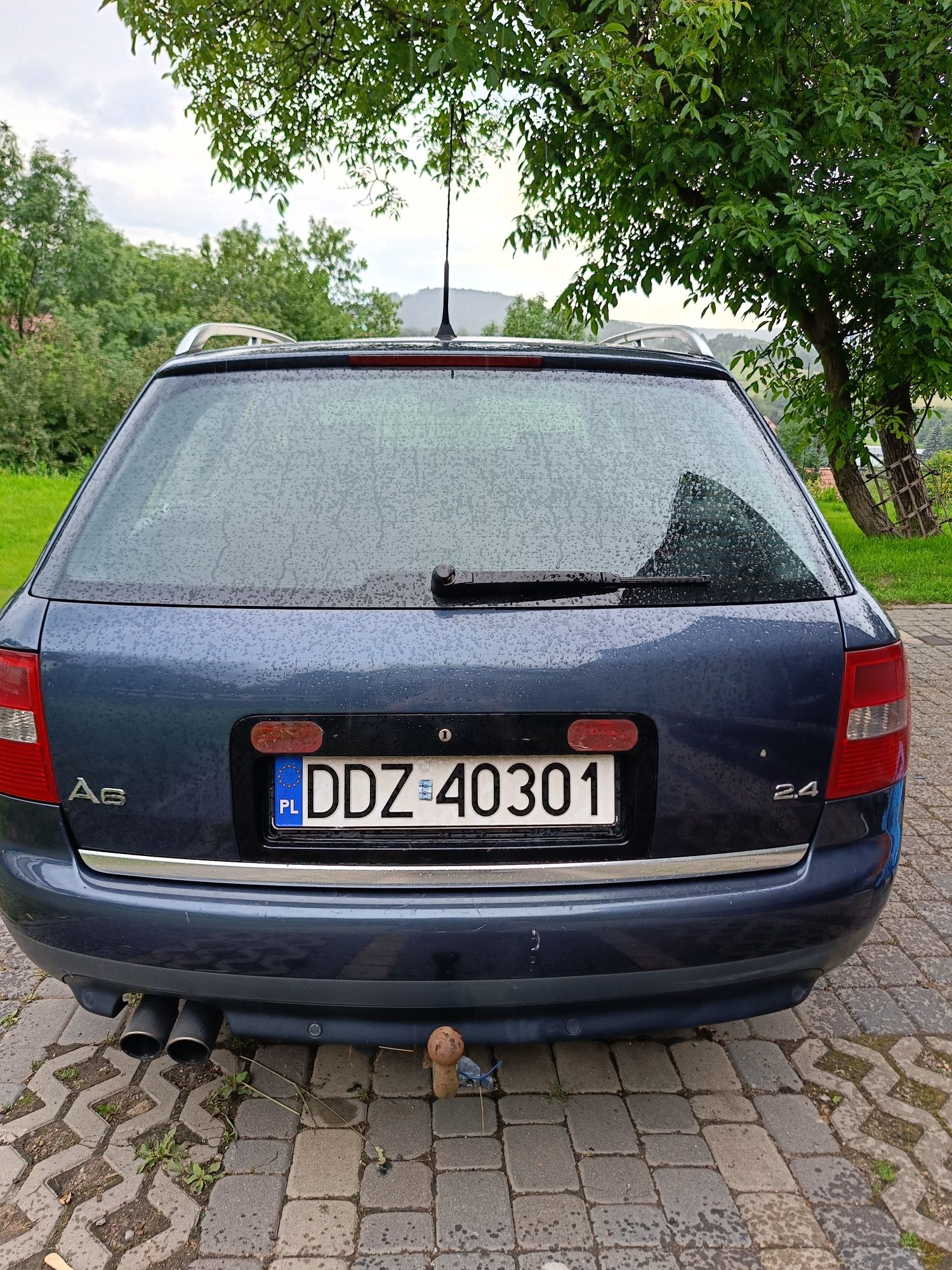 Audi A6 C5 2002 hak
